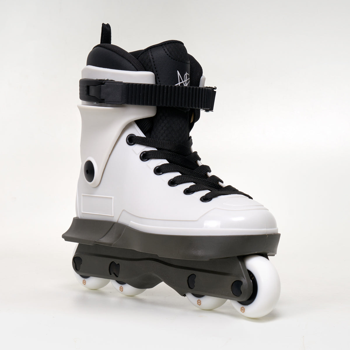 TNEC 60mm White Skates - Loco Custom Setup