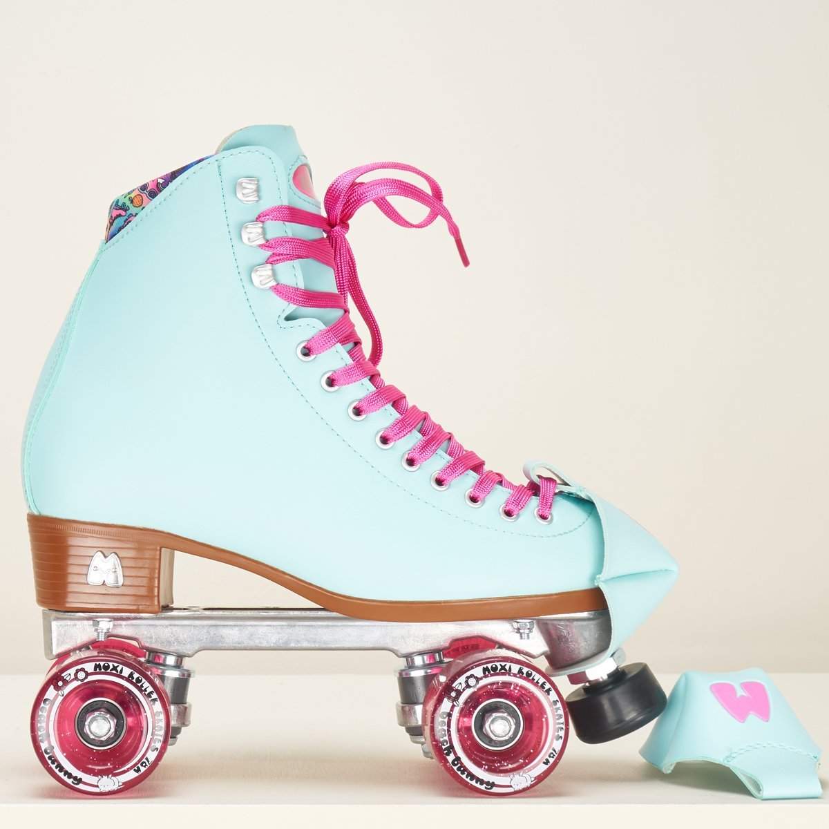 Moxi Beach Bunny Sky Blue Rollerskates – Loco Skates